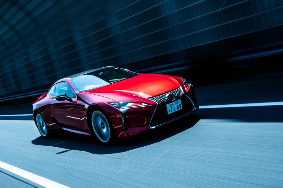  Lexus LC500 2017 года  (JP) (фото 36 из 40)